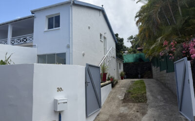 À vendre   Maison avec deux logements indépendants   Vue mer