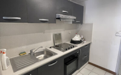 À LOUER T2 EN REZ-DE-JARDIN LE PORT