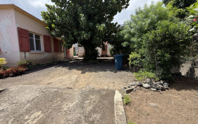 Maison SATEC à vendre à Le Port   Fort potentiel pour promot