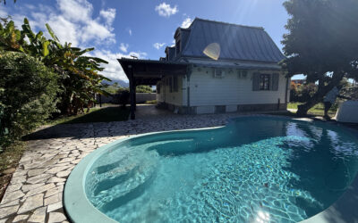 A louer très belle maison à Bras-Panon de 174 m2 avec piscin