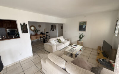 À VENDRE   APPARTEMENT F3/4 DE 98 M2 AVEC JARDIN À LA SALINE