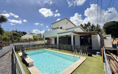 À VENDRE   LA POSSESSION   MAISON T4 RÉCENTE AVEC PISCINE